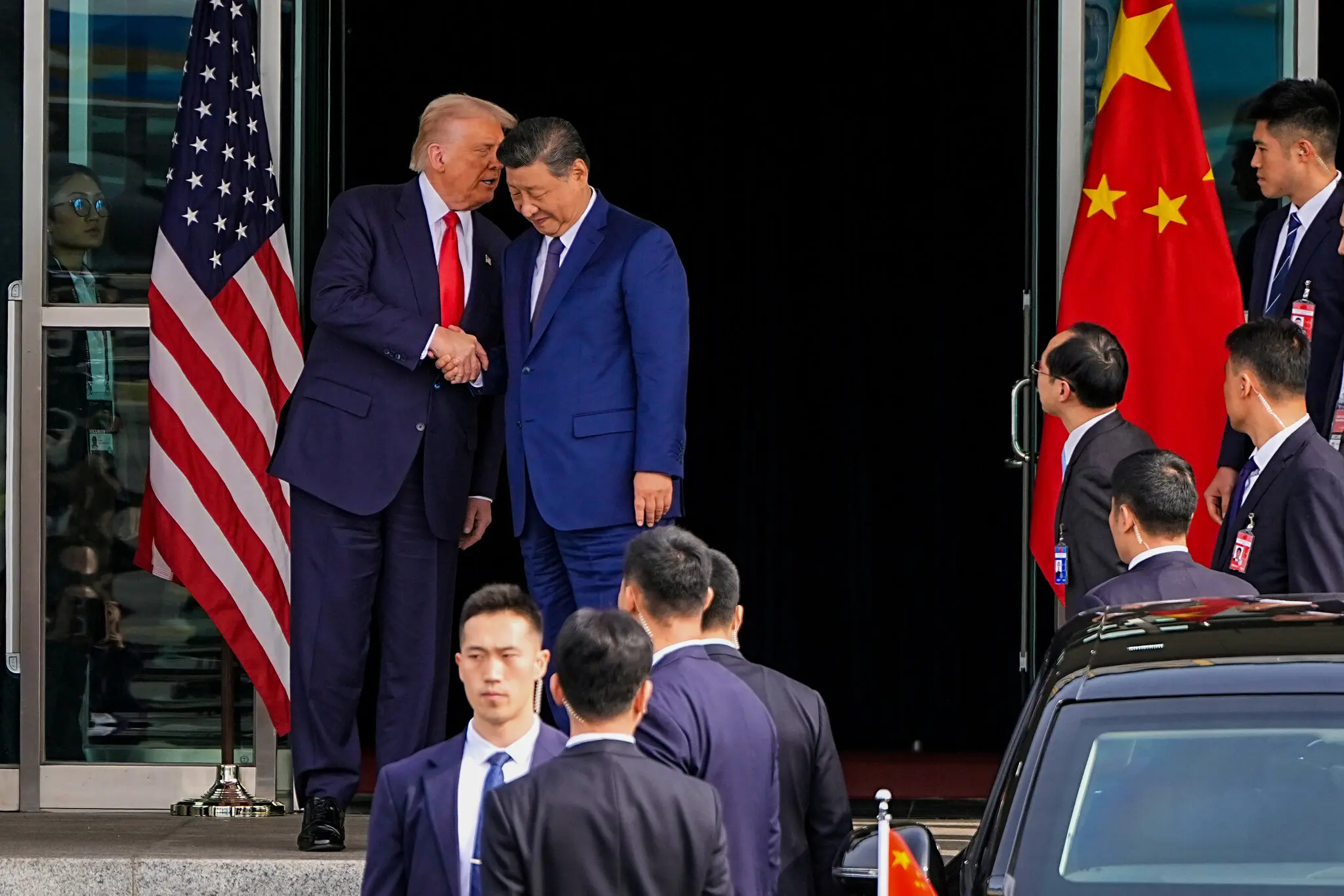 Китай різко засудив удари США по Венесуелі та застеріг громадян від поїздок